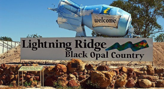 lightning-ridge-sign